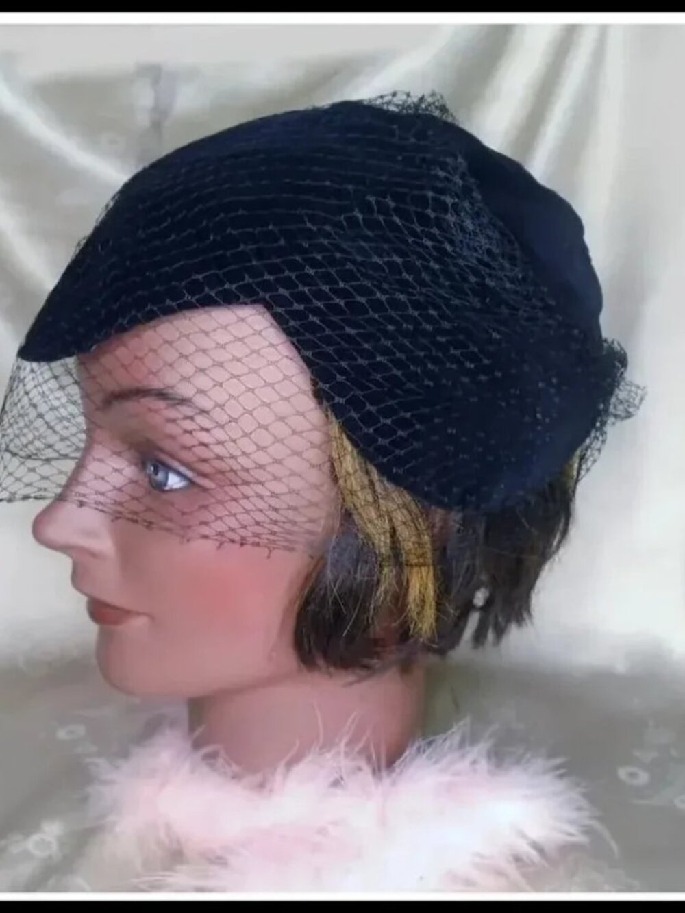 Black Velvet Hat, Cloche Vintage 30s 1930s Old Hollywood Glamour Neo-Noir - Picture 3 of 7